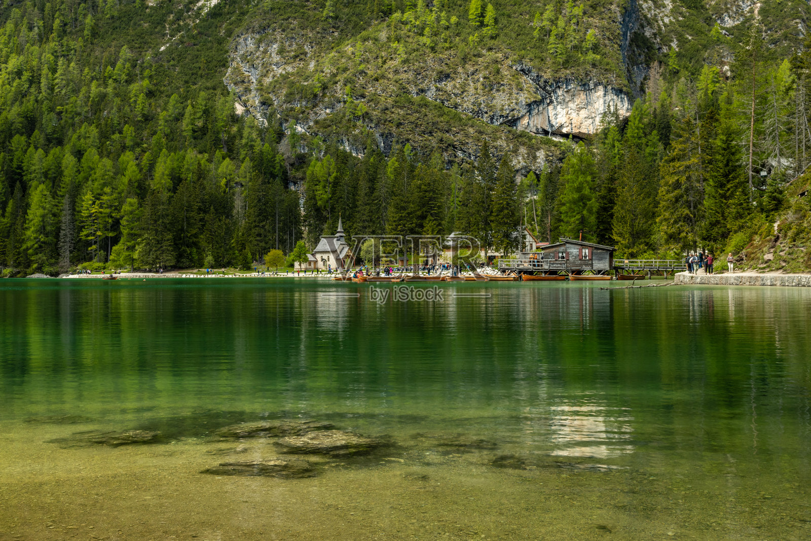 布雷斯湖,多洛米蒂山脉,南蒂罗尔,意大利照片摄影图片