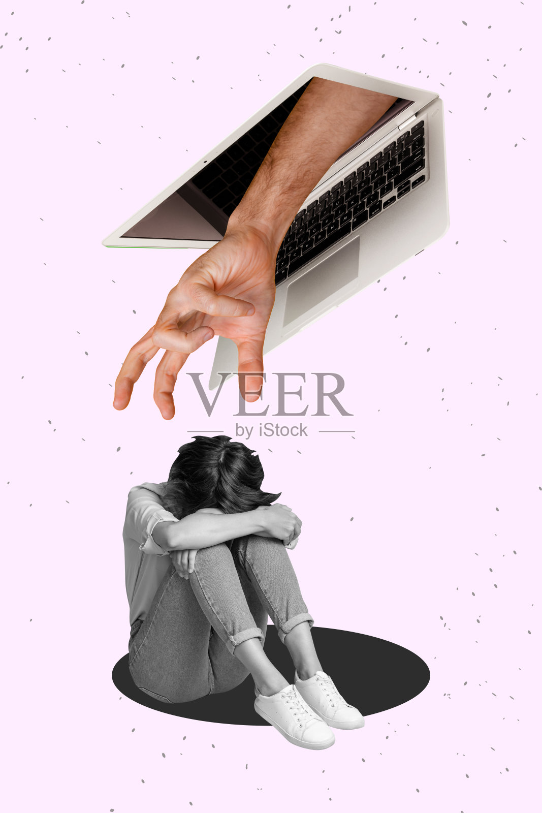 垂直照片拼贴,手伸出拿着MacBook,沮丧的女孩抱膝,抑郁,网络欺凌概念,虐待,背景为涂鸦风格。照片摄影图片