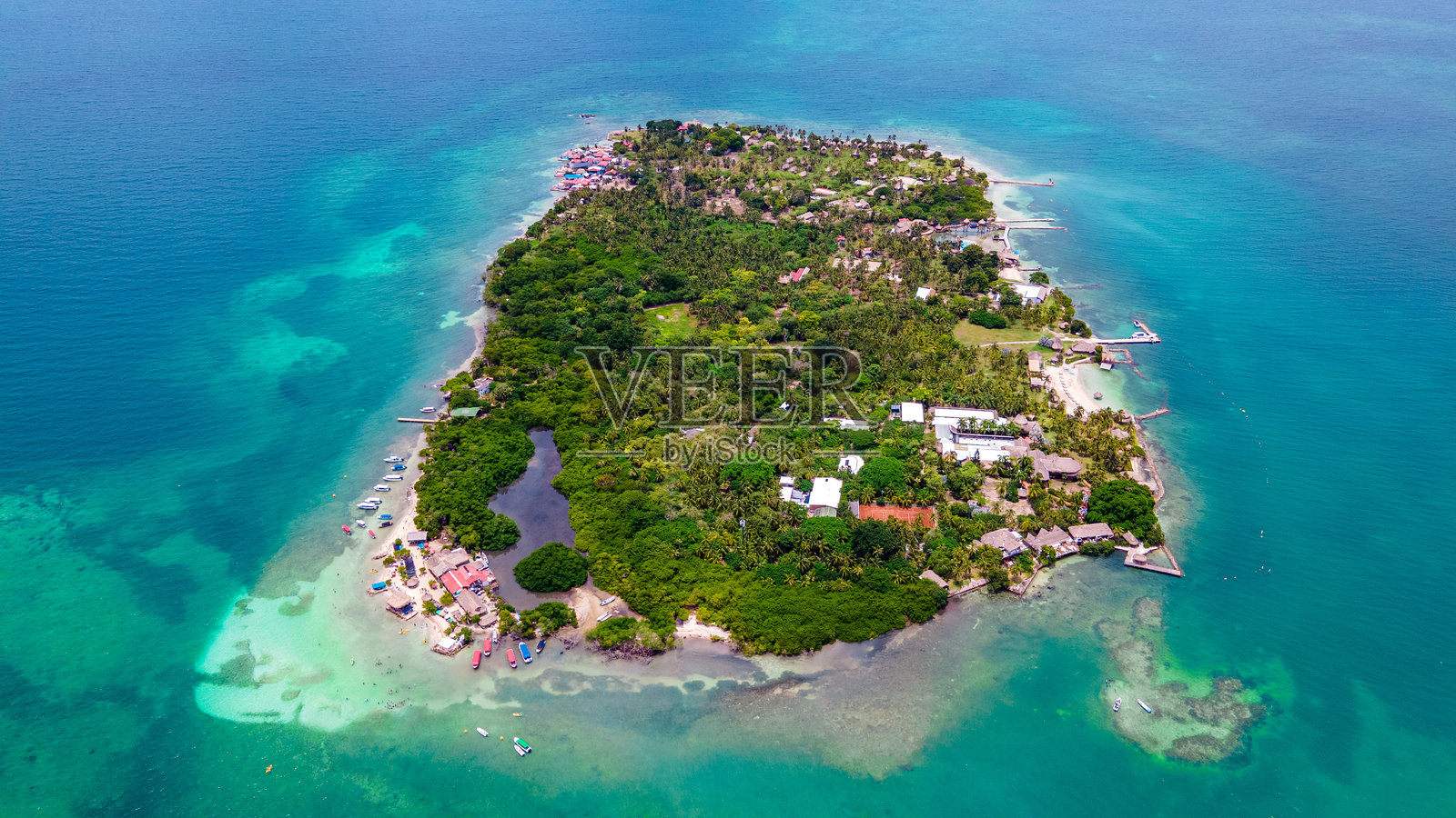 圣贝尔纳多群岛的鸟瞰图照片摄影图片