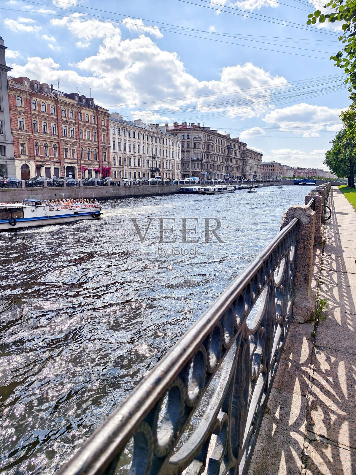 俄罗斯圣彼得堡-2024年7月23日-冯坦卡河照片摄影图片