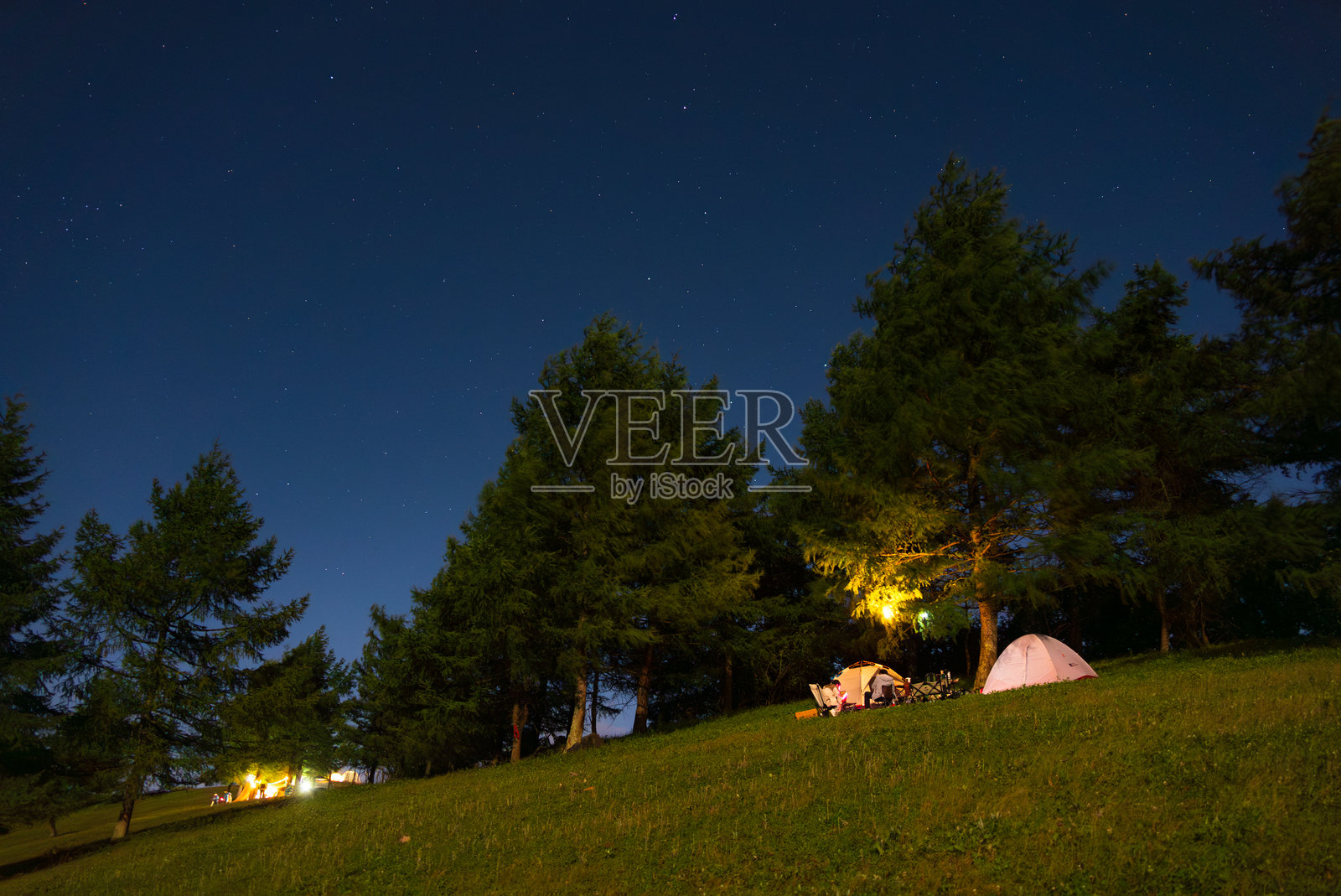 星空下的户外露营照片摄影图片