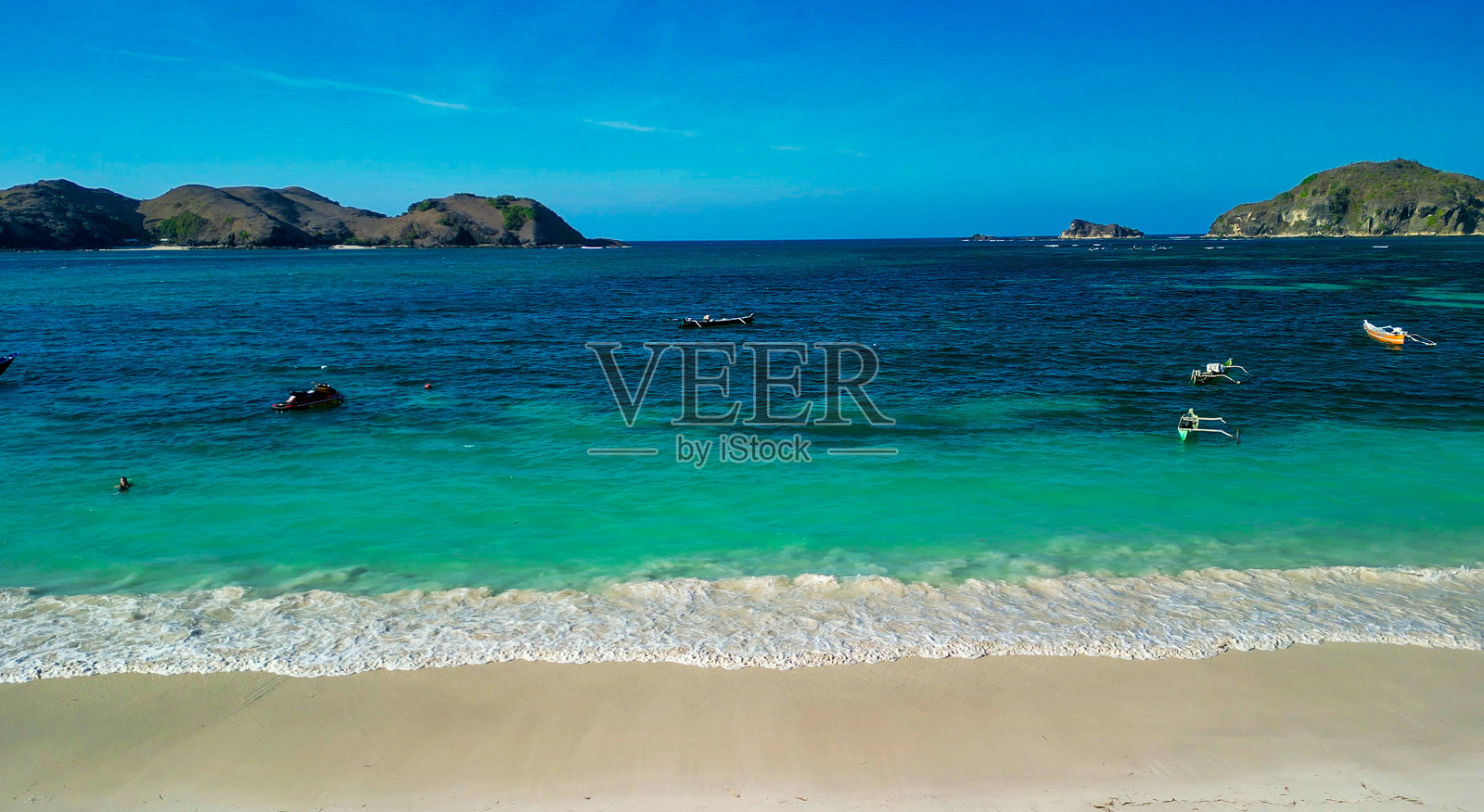 印度尼西亚龙目岛的安邦海滩鸟瞰图照片摄影图片