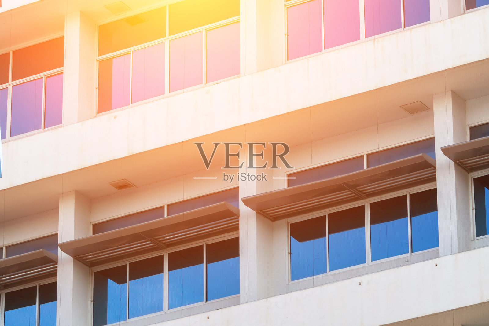 现代建筑与玻璃窗设计照片摄影图片