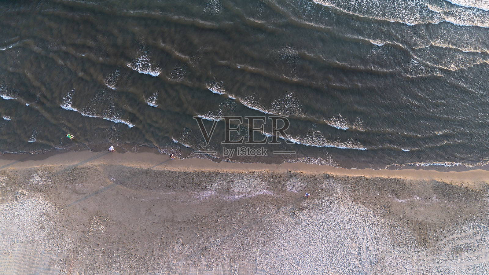 意大利维亚雷焦的提尔雷尼亚海,俯瞰海景。照片摄影图片