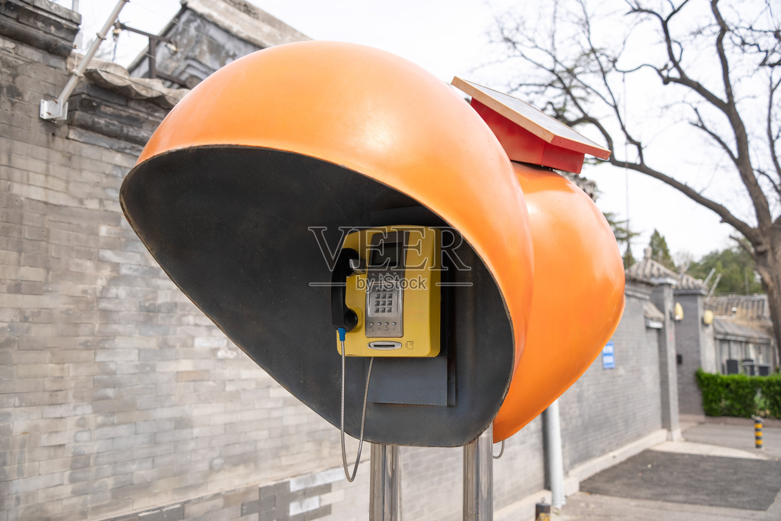 北京的老式公共电话亭。照片摄影图片