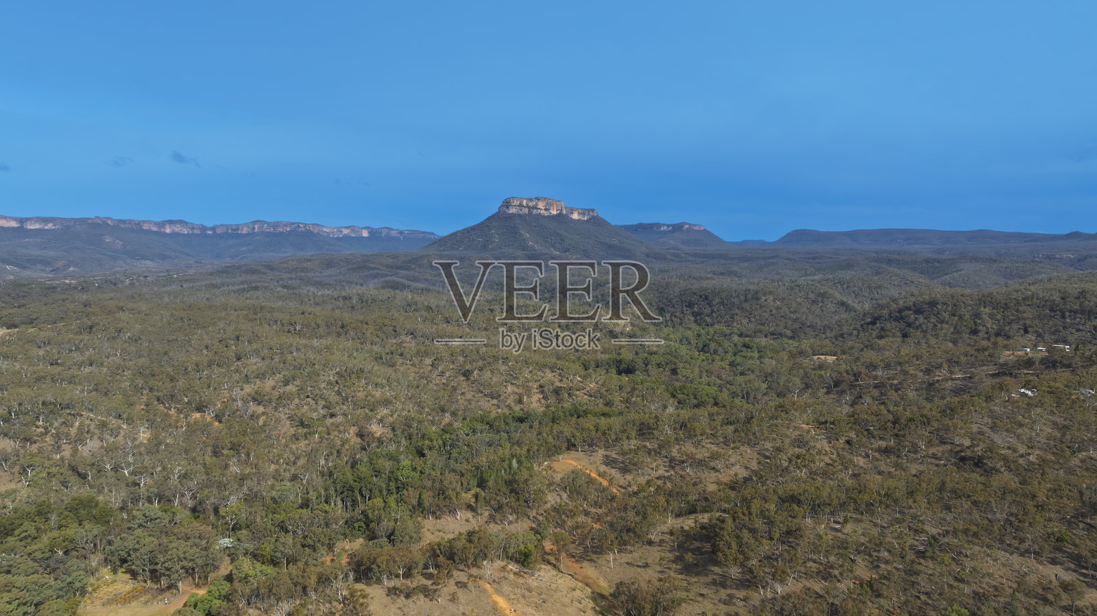 中央台地的风景如画的卡珀提谷照片摄影图片