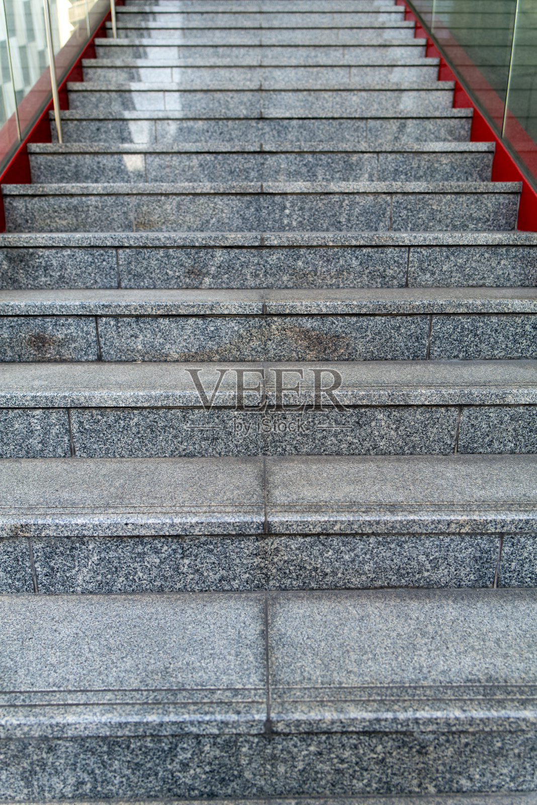 干净的灰色花岗岩楼梯纹理 - 建筑细节照片摄影图片