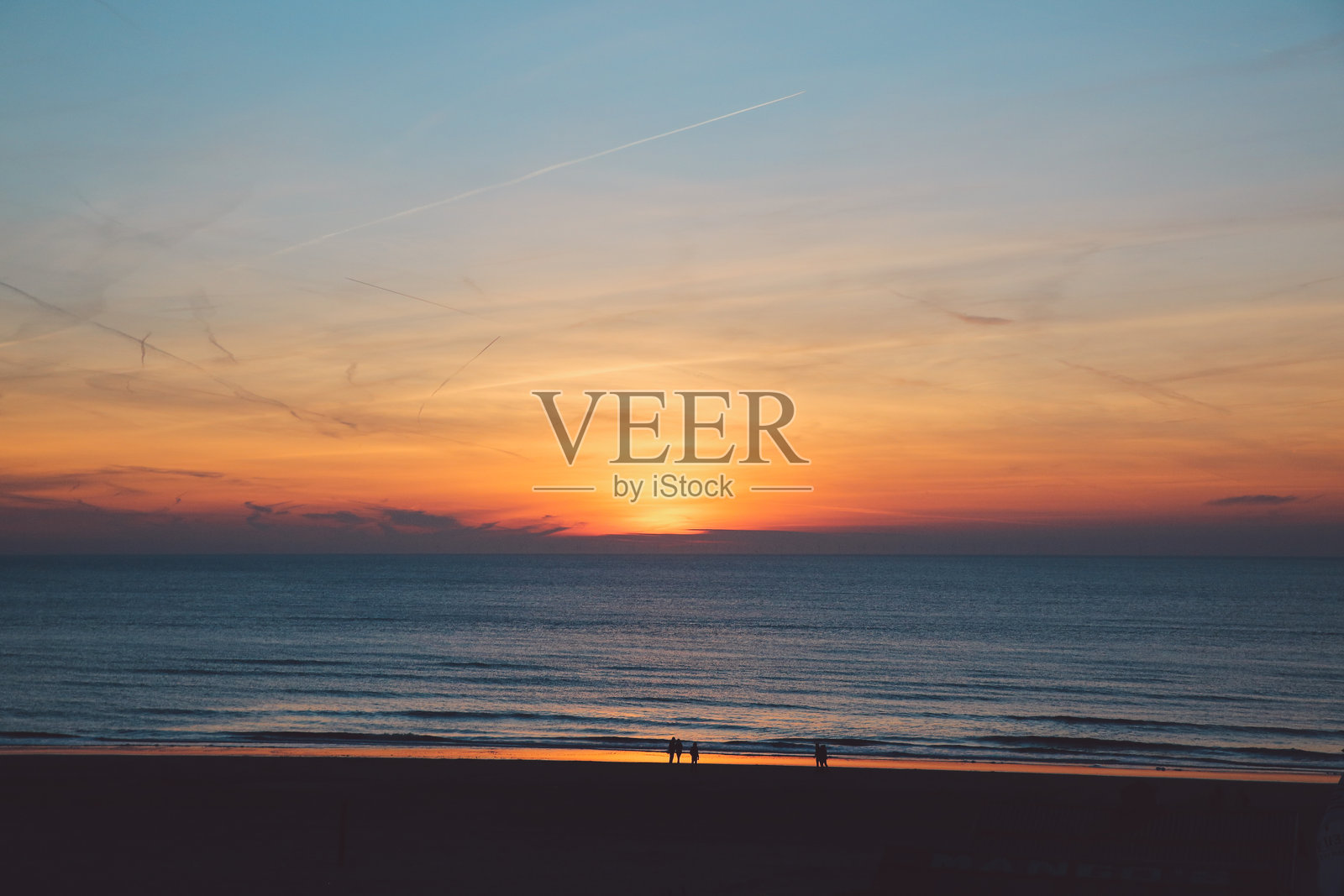 日落时大海对天空的风景照片摄影图片