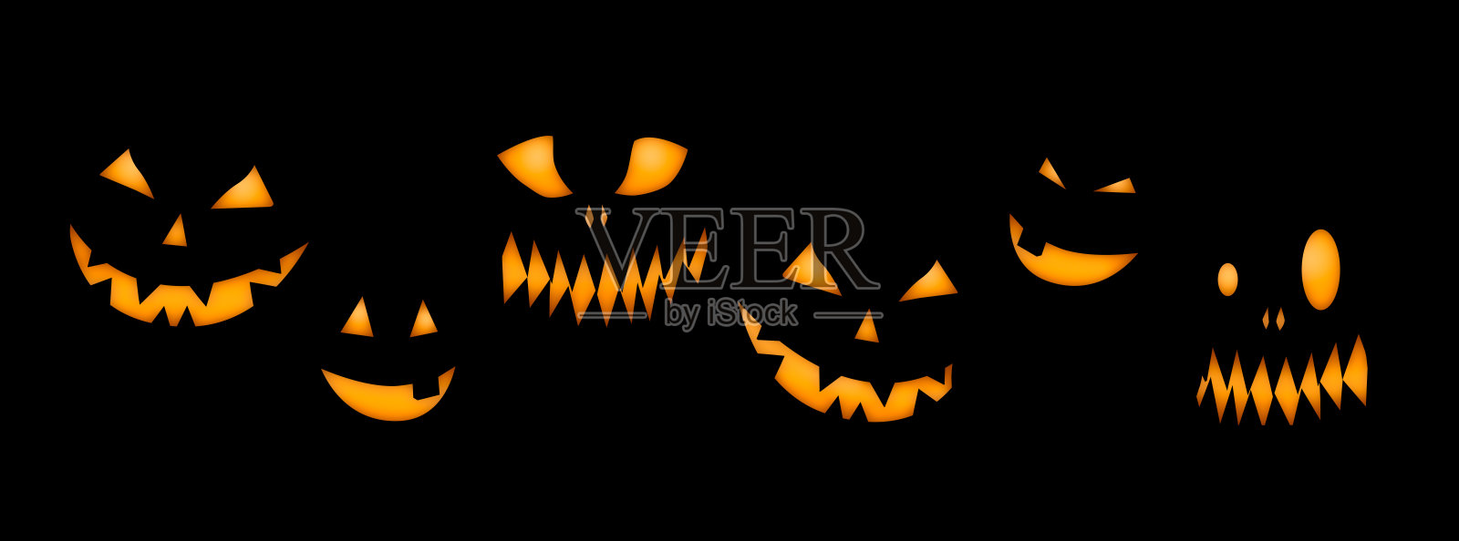 恐怖的南瓜灯脸 – 黑暗背景上的万圣节南瓜照片摄影图片