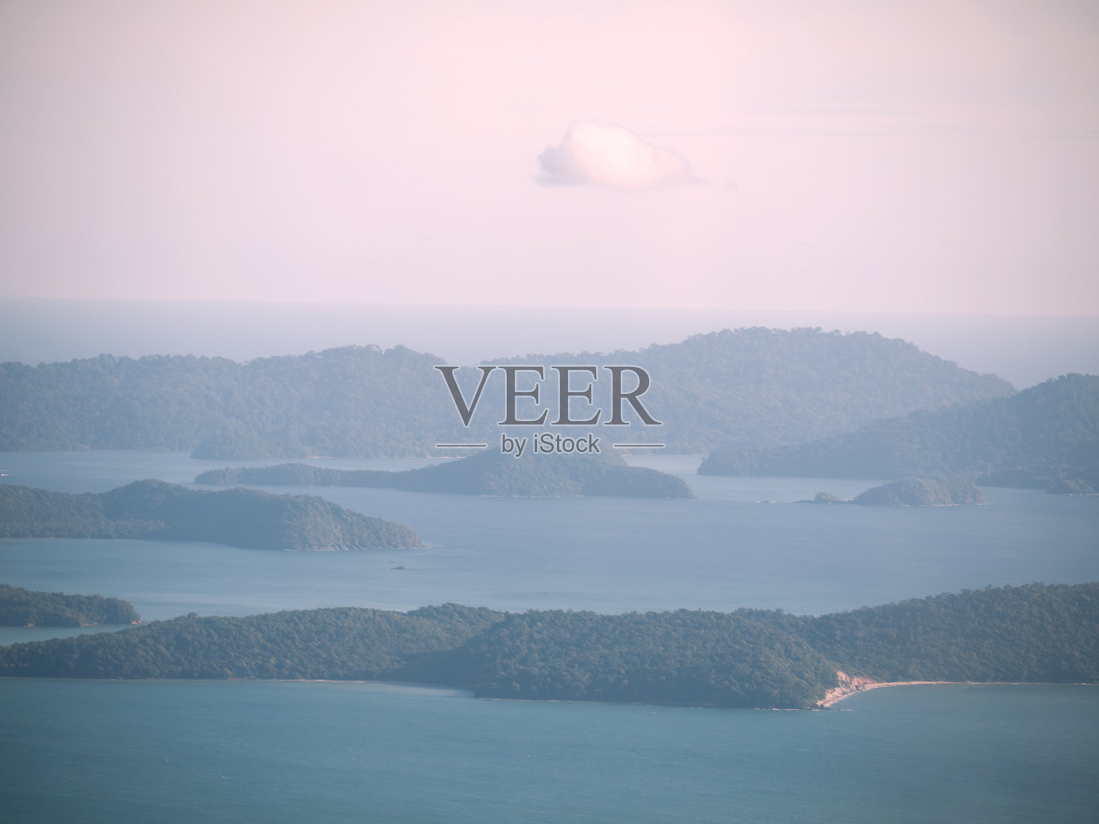 美丽的岛屿空中视角照片摄影图片