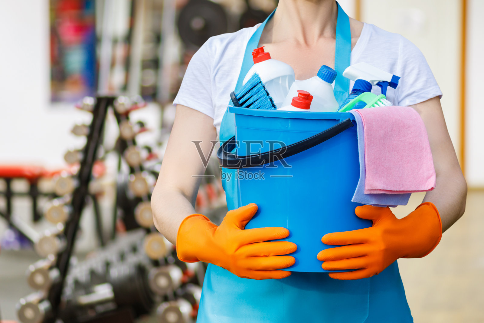 健身房清洁时所需的清洁用品照片摄影图片