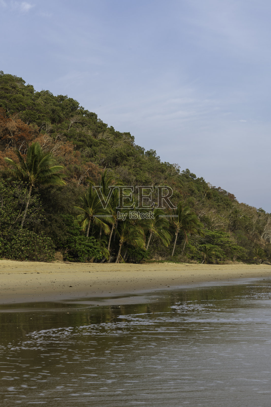 热带海滩风景。照片摄影图片