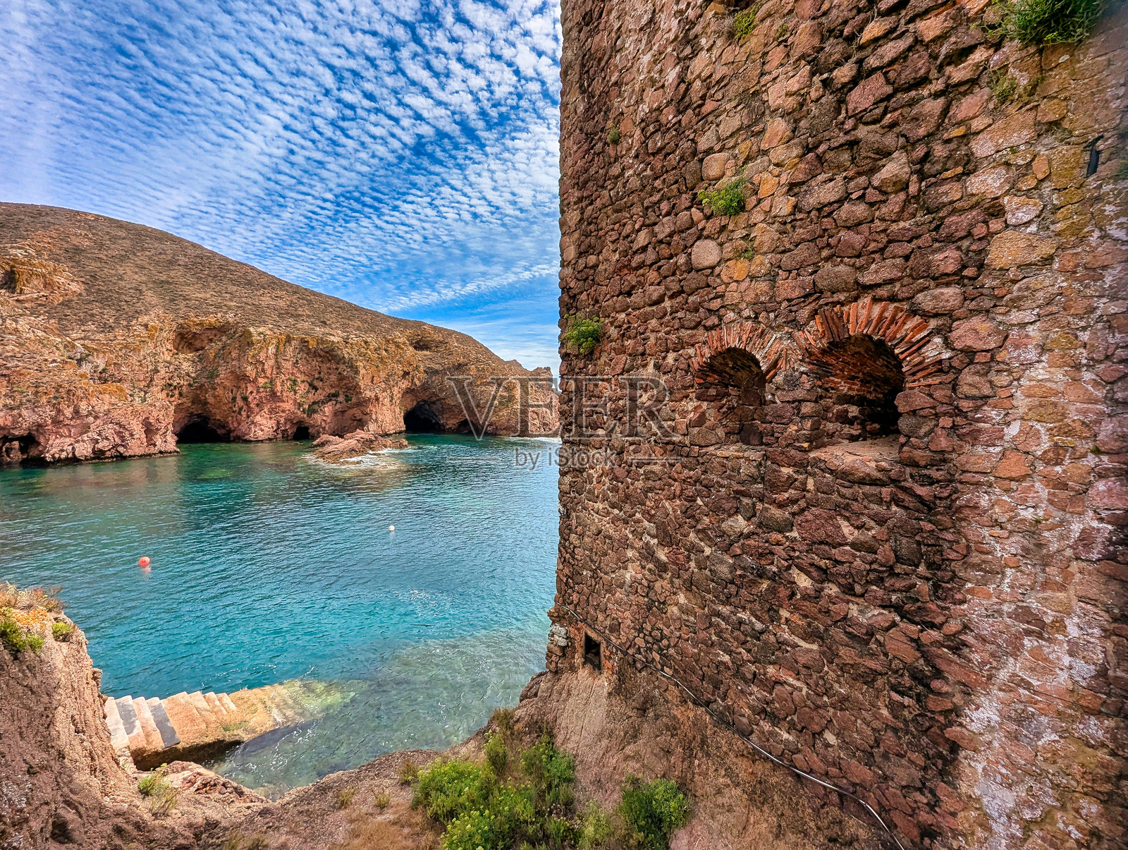 葡萄牙贝伦加岛圣若昂·巴普蒂斯塔堡的城墙照片摄影图片