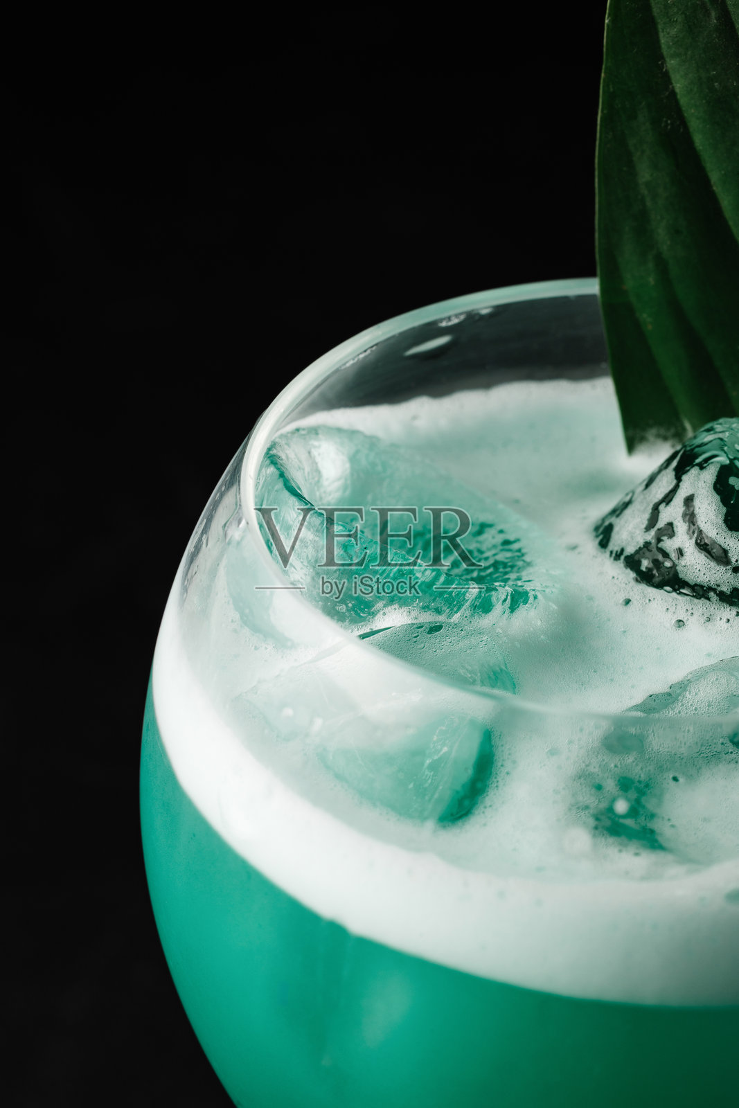 热带蓝色泻湖鸡尾酒照片摄影图片