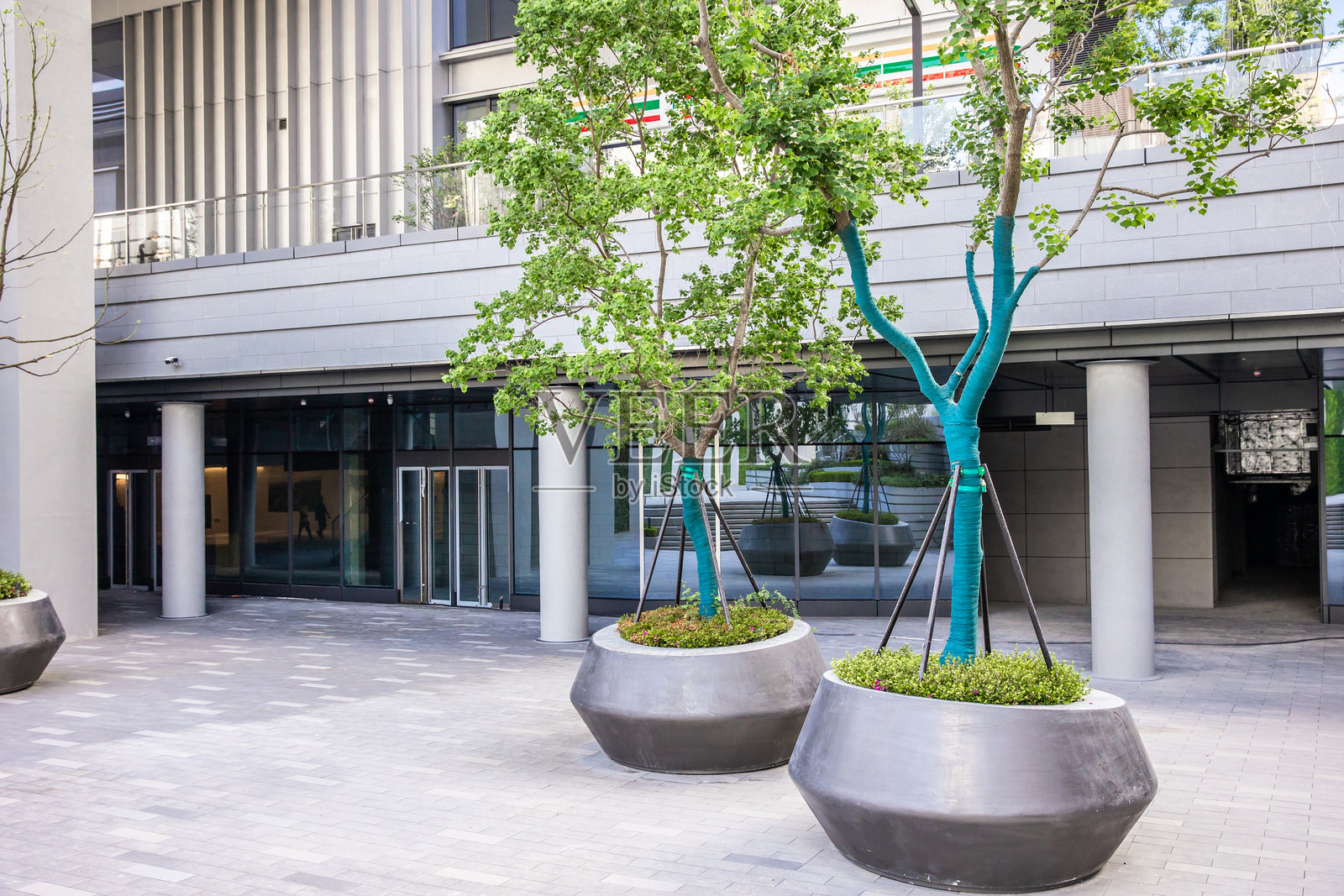 现代生态城市照片摄影图片