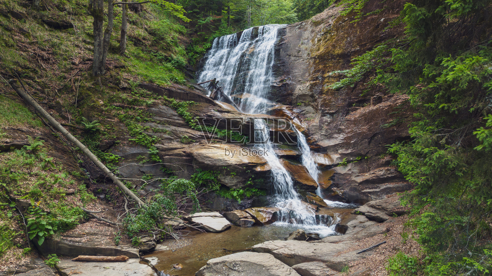 波斯尼亚和黑塞哥维那的科齐采瀑布夏季景观照片摄影图片