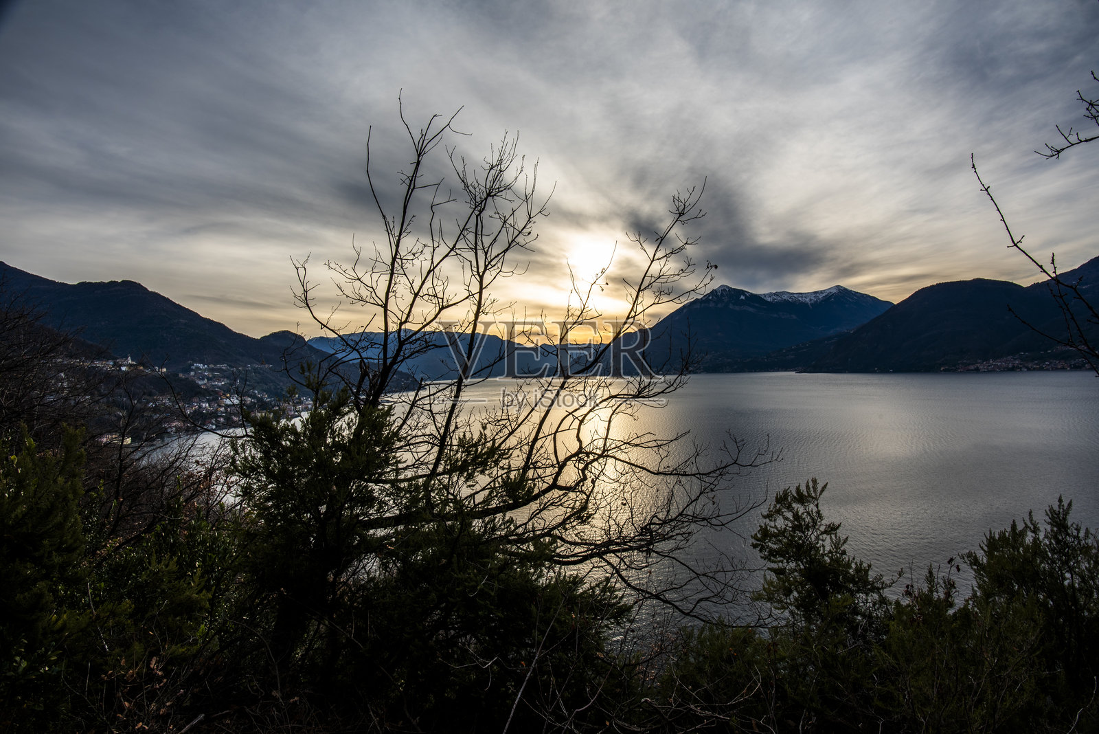 2024年1月1日科莫湖瓦伦纳37照片摄影图片