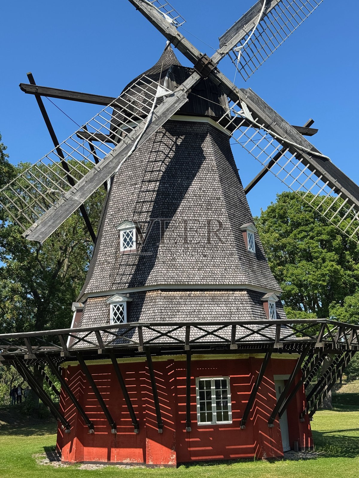 老式风车照片摄影图片