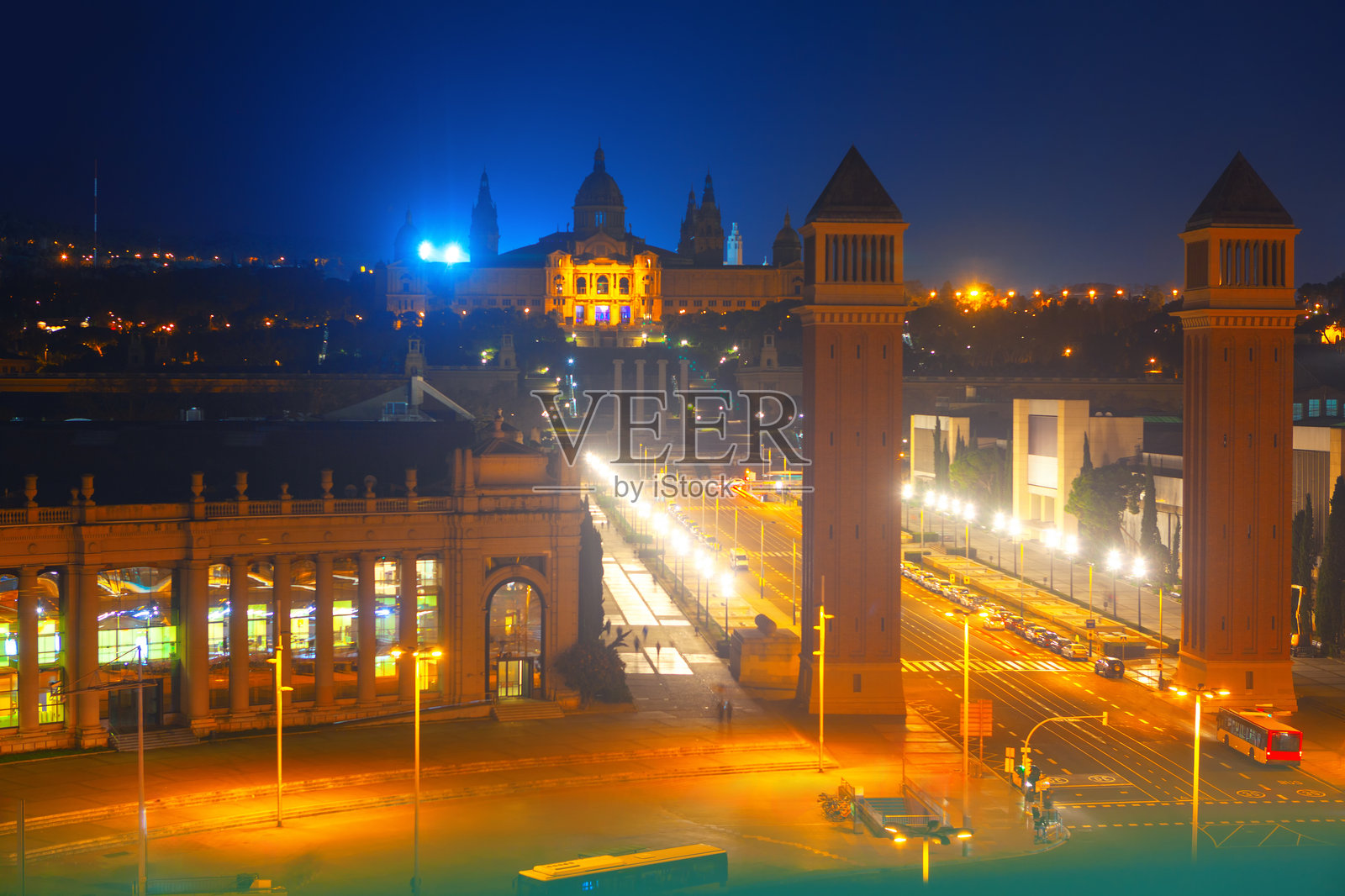 巴塞罗那西班牙广场的夜景照片摄影图片