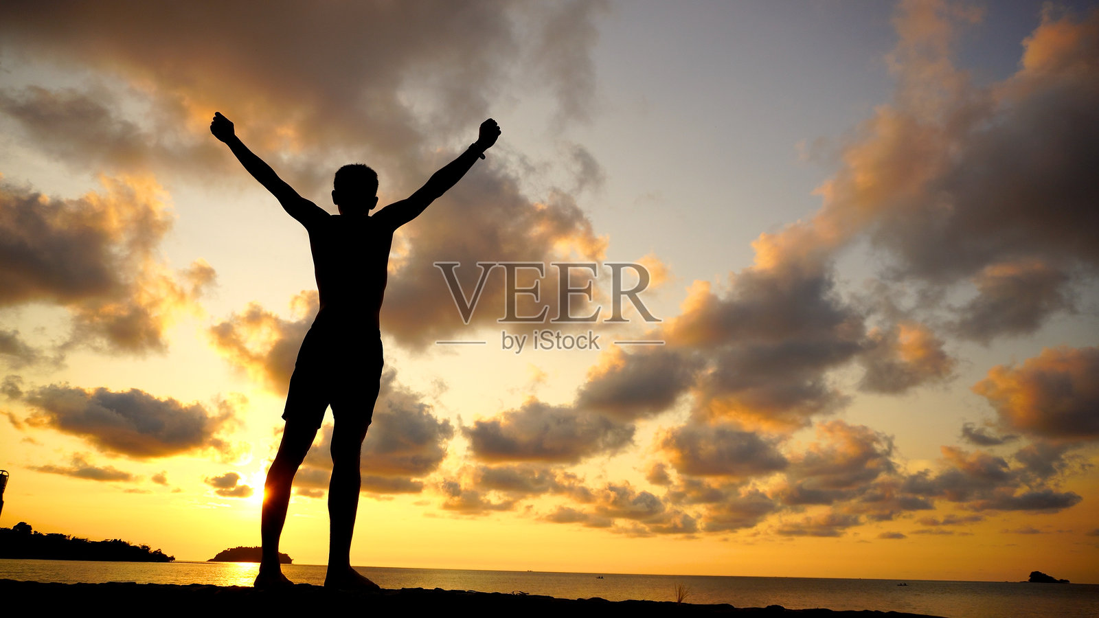 海滩上的夏季时光。照片摄影图片