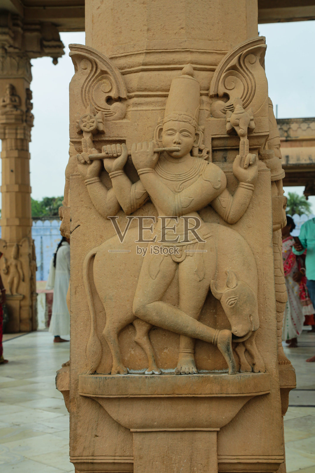 古代石雕神像照片摄影图片