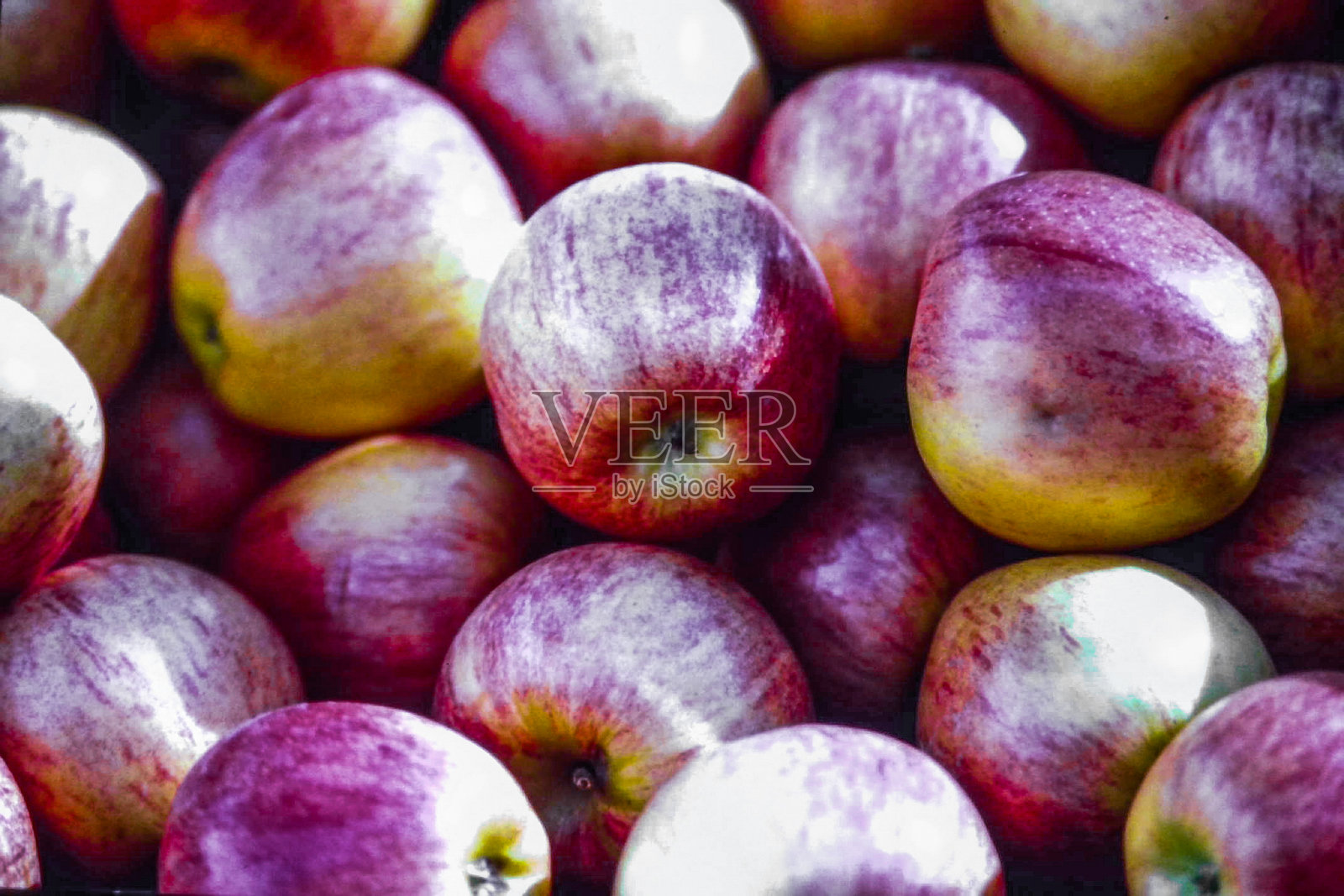 西班牙马洛卡阿尔库迪亚的新鲜苹果展示照片摄影图片