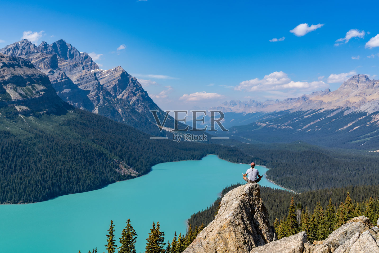 佩托湖瑜伽姿势照片摄影图片