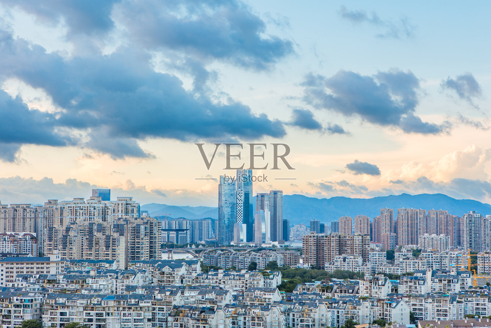 福建省福州市城市CBD的日落景色照片摄影图片