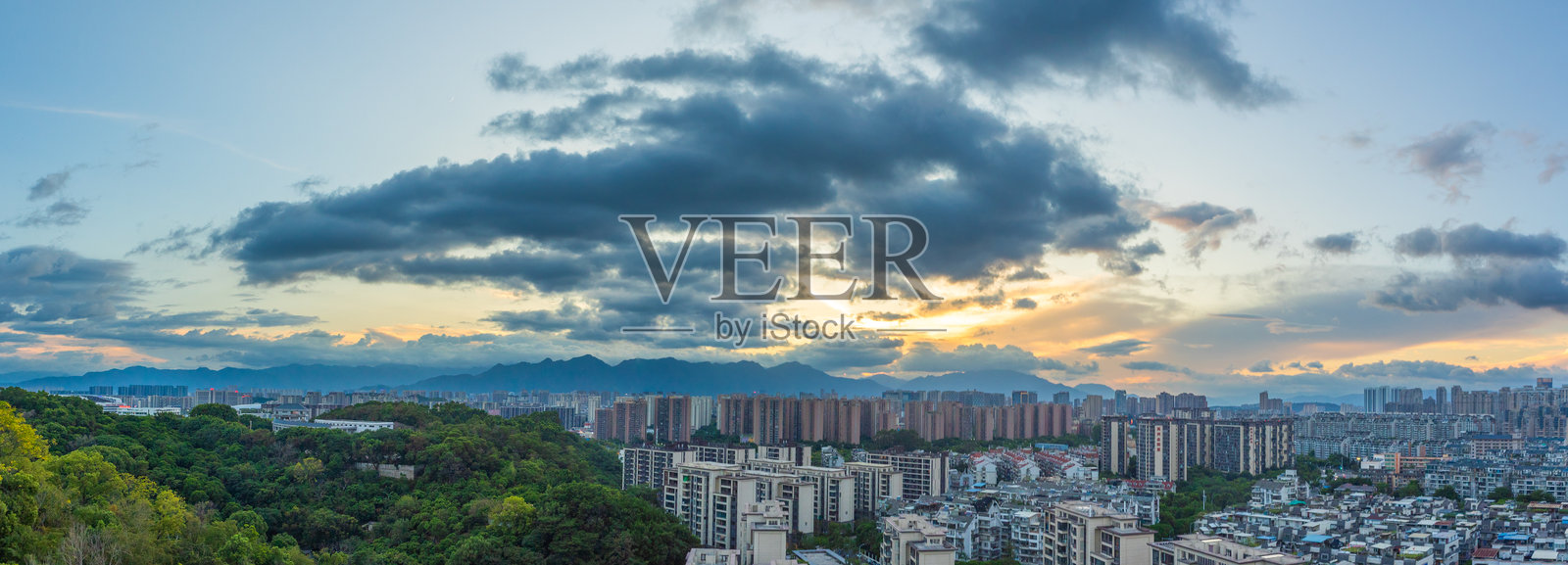 福建省福州市城市CBD的日落景色照片摄影图片