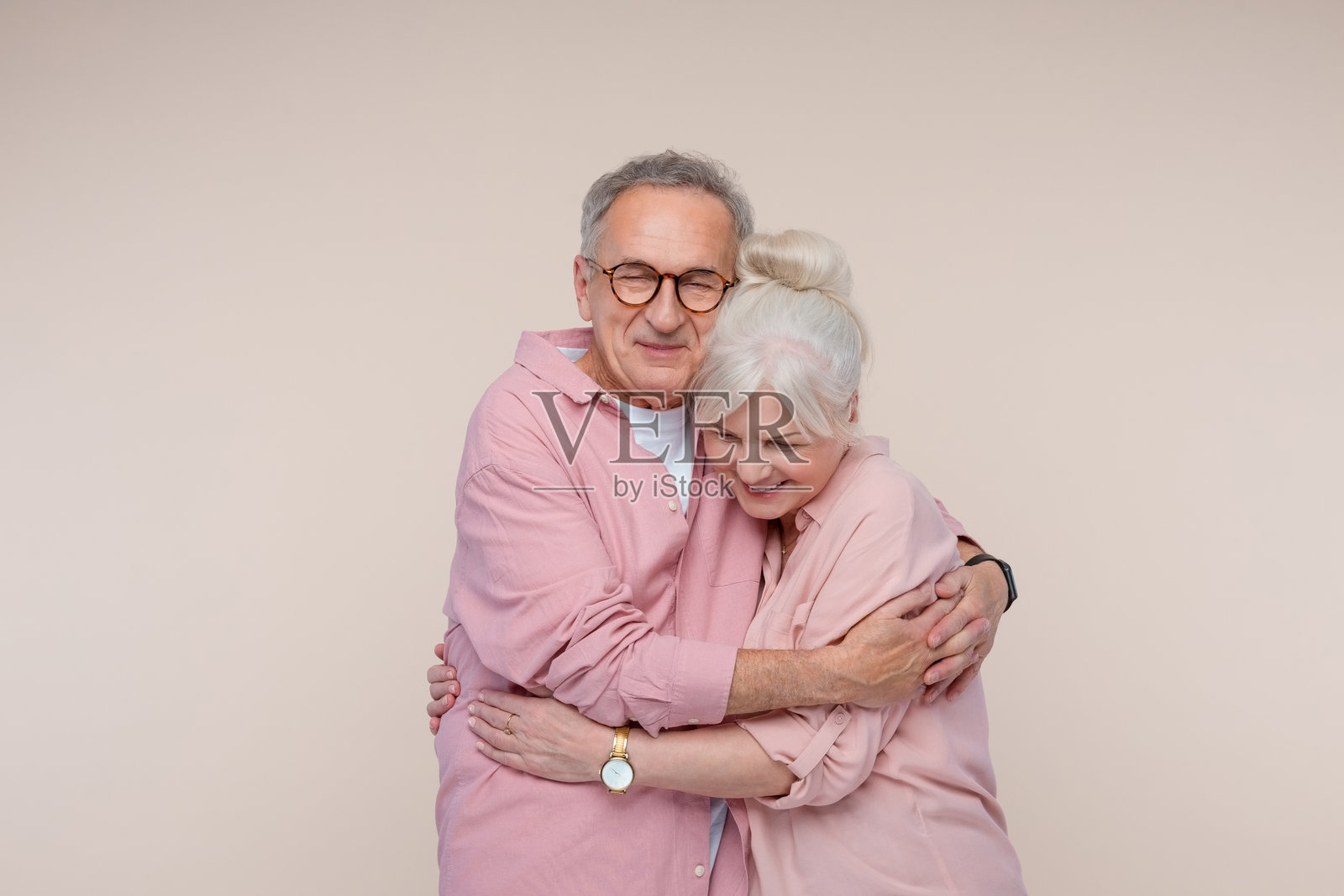 愉快的老年夫妇肖像照片摄影图片