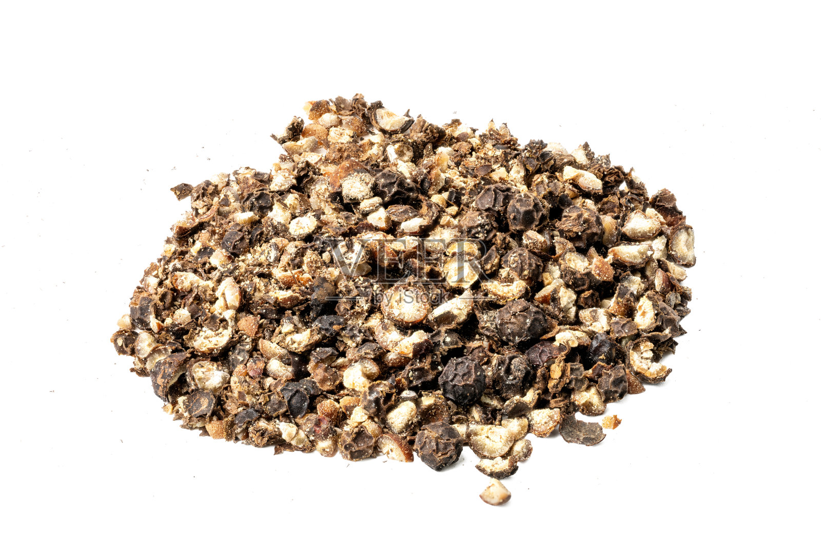 高分辨率相机拍摄的黑胡椒,背景为白色。照片摄影图片