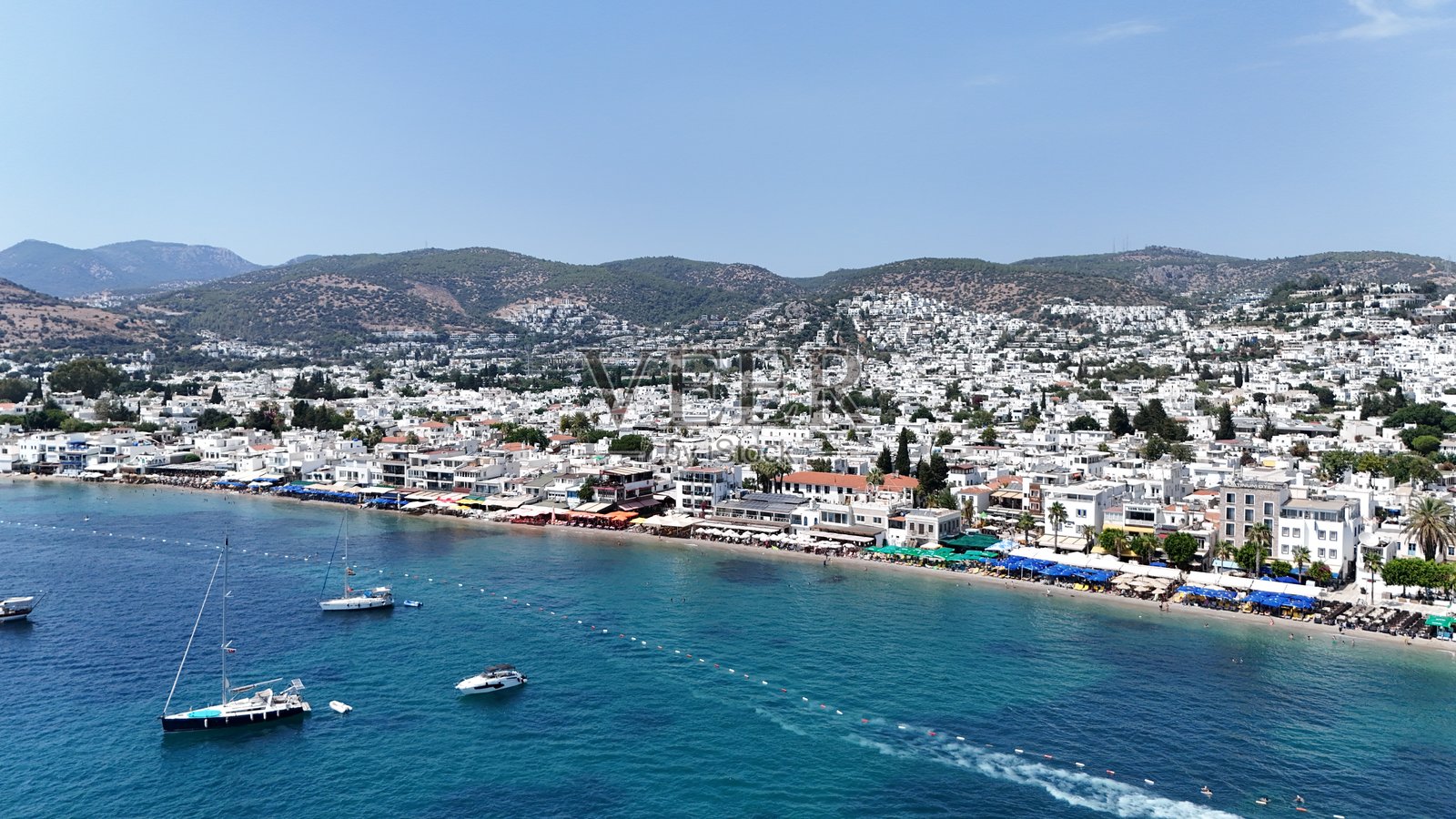 土耳其爱琴海的博德鲁姆夏季小镇的壮观鸟瞰图照片摄影图片