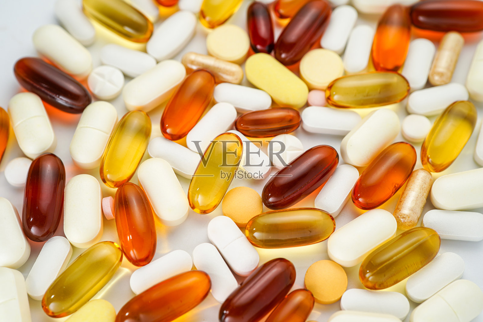 维生素补充剂胶囊,软胶囊,鱼油,Omega-3,维生素E照片摄影图片