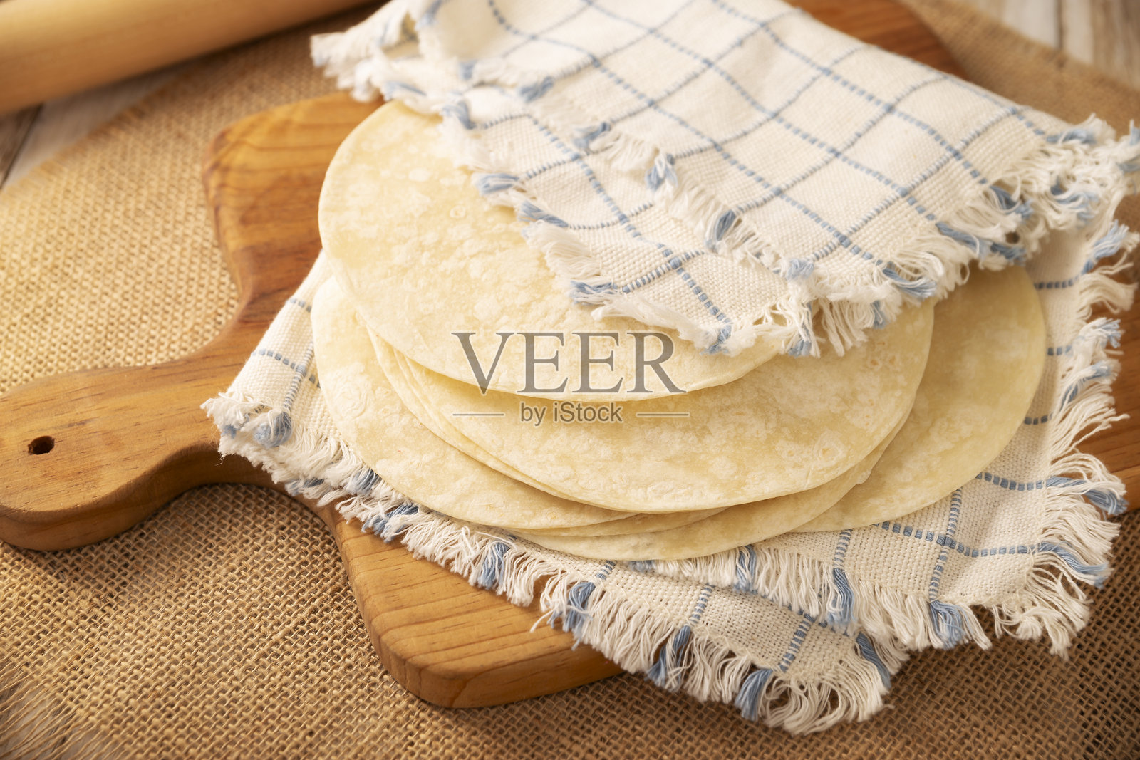 自制面粉玉米饼照片摄影图片