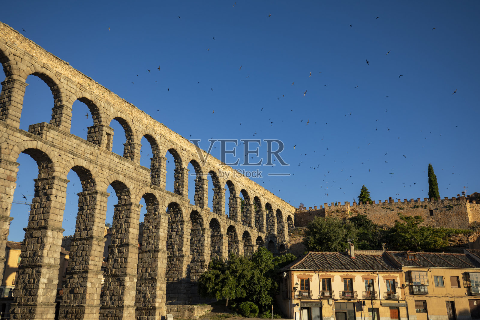 卡斯蒂亚-莱昂的塞戈维亚渡槽照片摄影图片