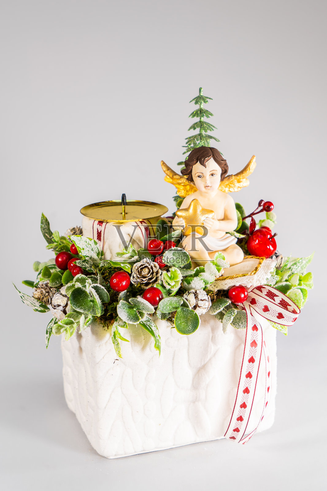 新年手工桌面装饰的蜡烛组合,迷你装饰,人工圣诞树室内装饰照片摄影图片