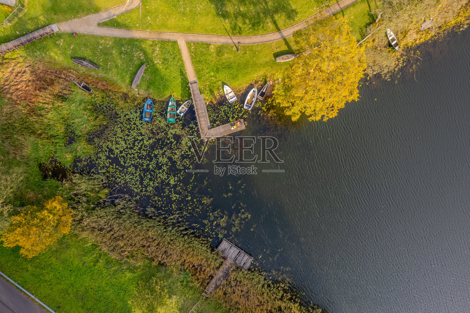 空中晴朗的秋景,杜宾加伊,Asveja湖,立陶宛照片摄影图片