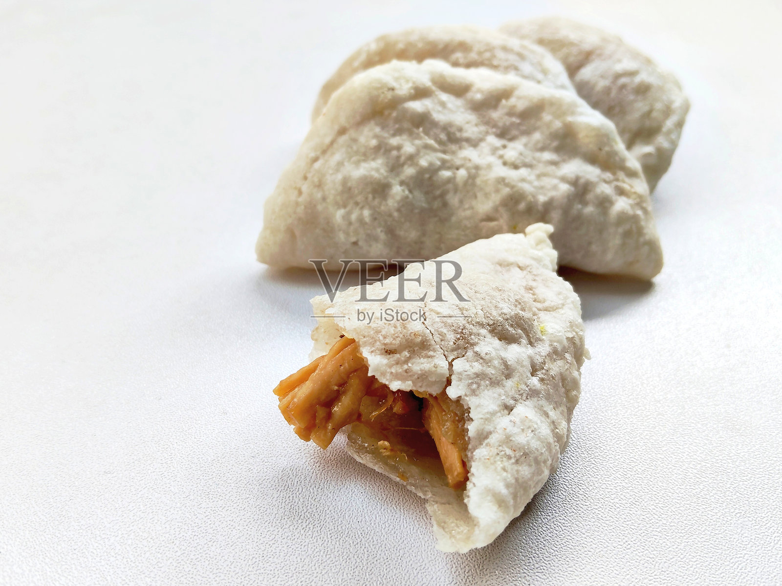 美味的炸木薯面团蛋糕,印尼人最爱的零食照片摄影图片