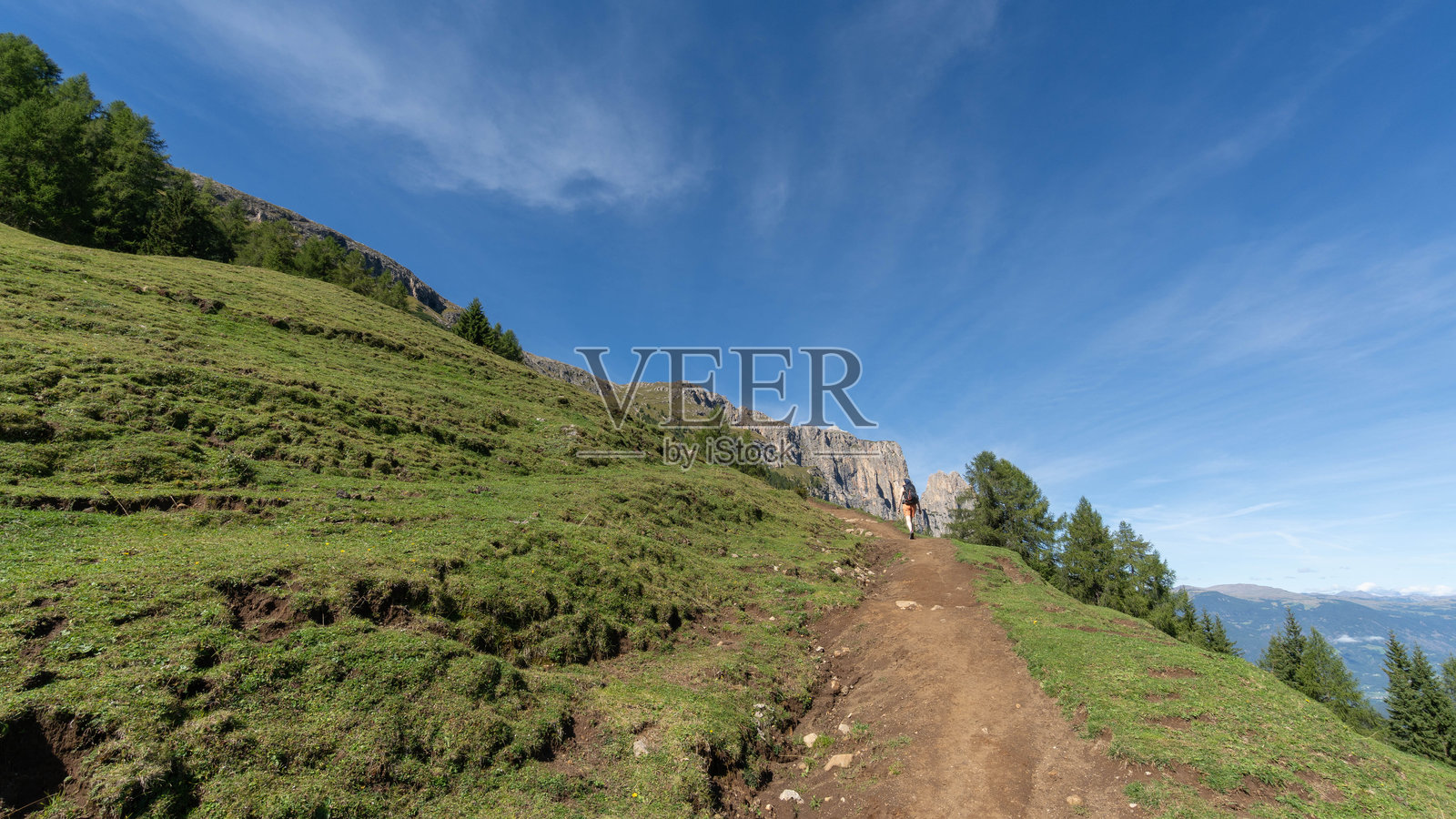 意大利南蒂罗尔卡斯特尔鲁特山舍尔恩的壮丽景色照片摄影图片