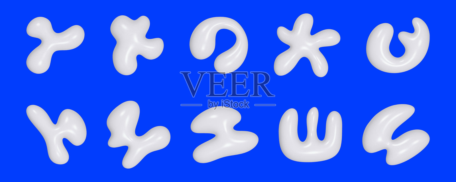 一组抽象的3D形状,类似液体形态,展示在鲜艳的蓝色背景上。光滑、反射的表面创造出独特的视觉体验。插画图片素材