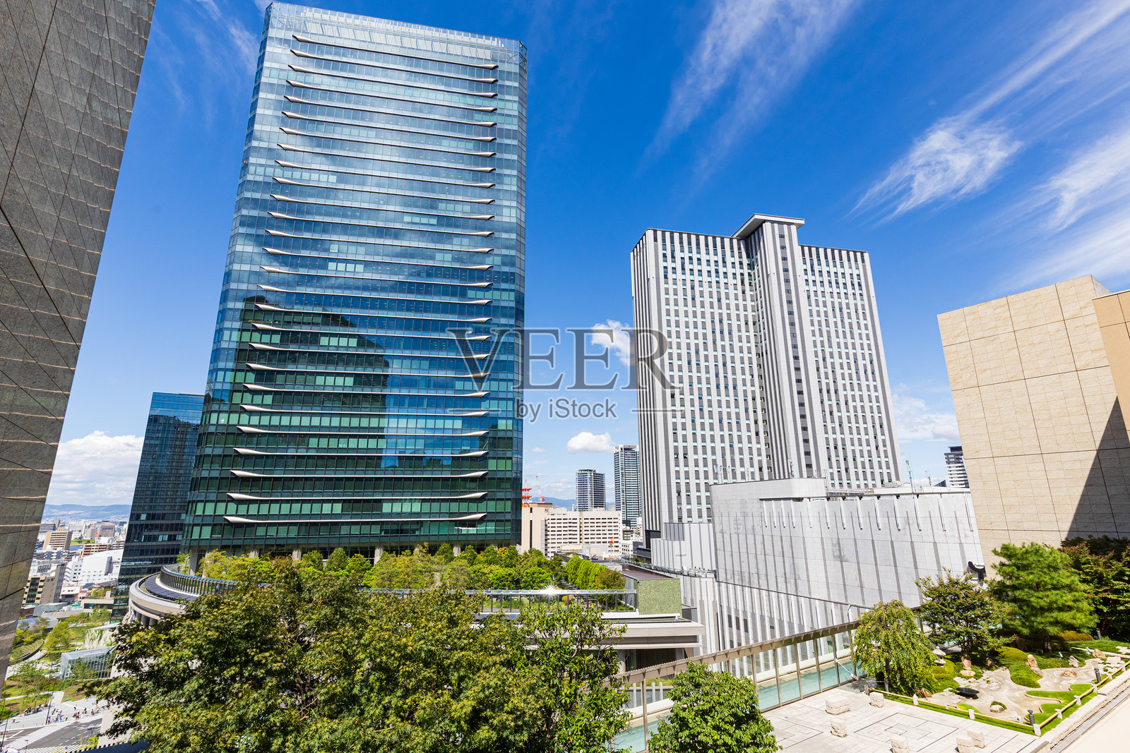 大阪府北区的摩天大楼照片摄影图片