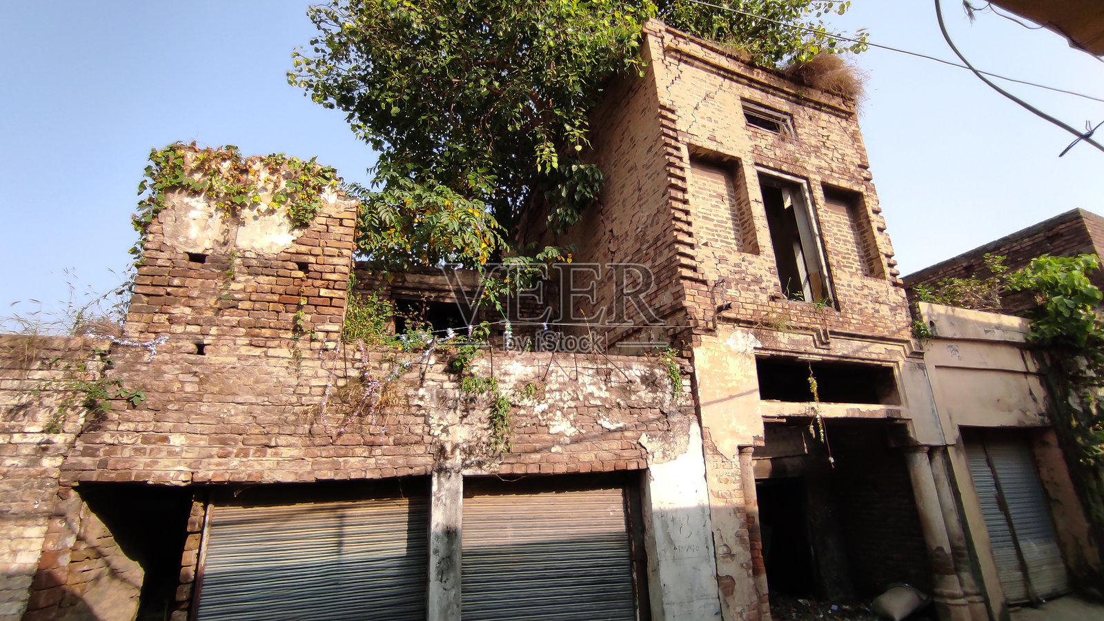 巴基斯坦纳拉市的锡克教遗址拉克希乔巴拉,讲述着分治前的历史和文化传承。照片摄影图片