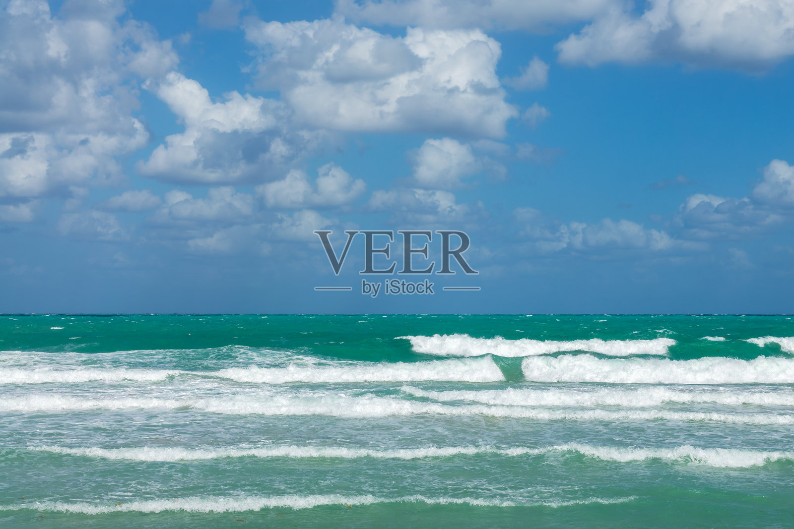 佛罗里达州迈阿密南海滩大西洋海浪正面图照片摄影图片