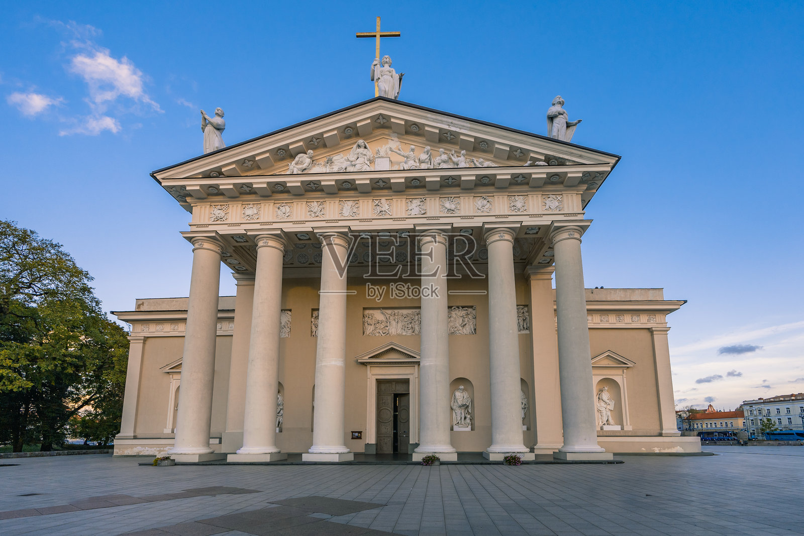 立陶宛维尔纽斯大教堂立面照片摄影图片