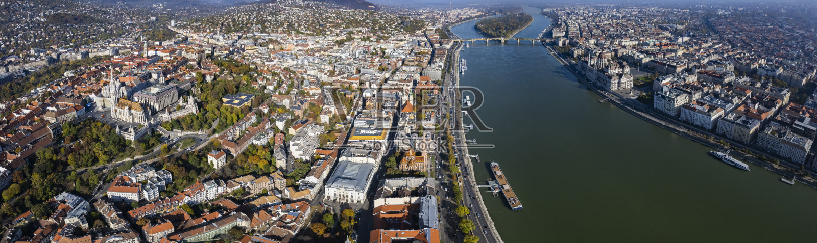 匈牙利布达佩斯老城区的全景航拍图照片摄影图片