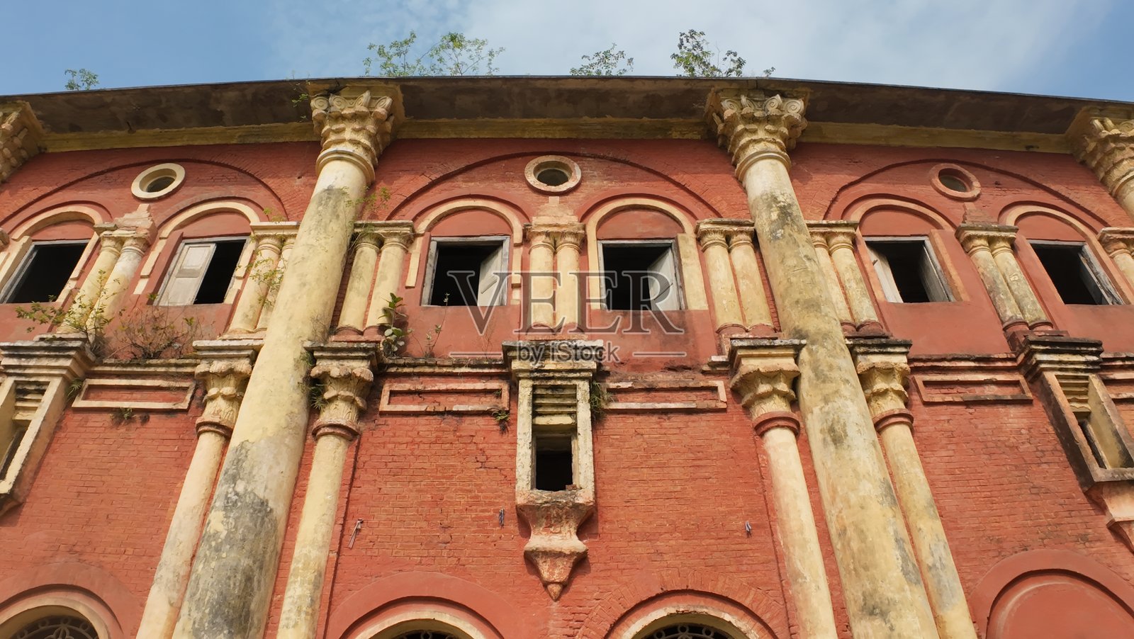 印度比哈尔邦拉杰纳加尔宫殿建筑群中阴森而美丽的中古遗址照片摄影图片