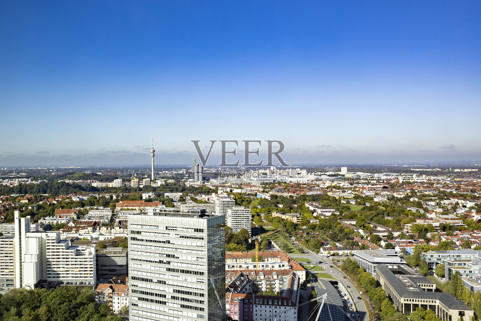 慕尼黑航拍图,包含奥林匹克公园和著名的德国汽车制造商高塔,巴伐利亚,德国照片摄影图片