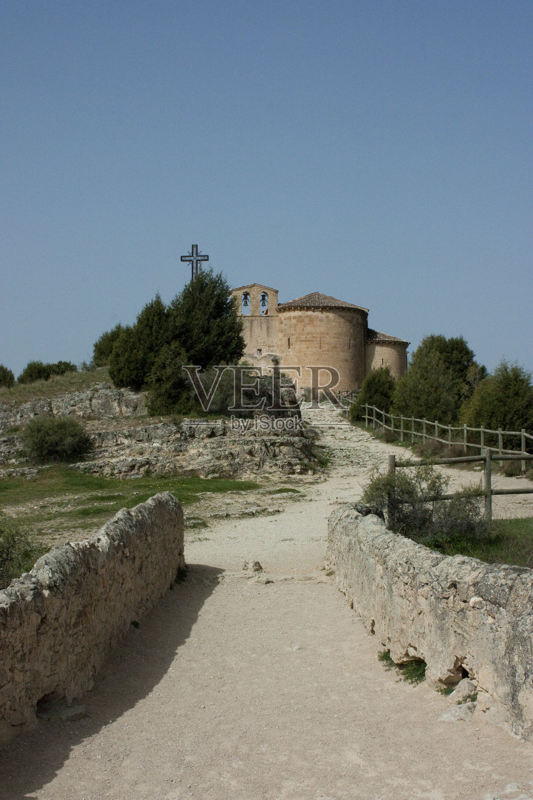 古老的圣弗鲁托斯隐修院,位于杜拉通峡谷照片摄影图片