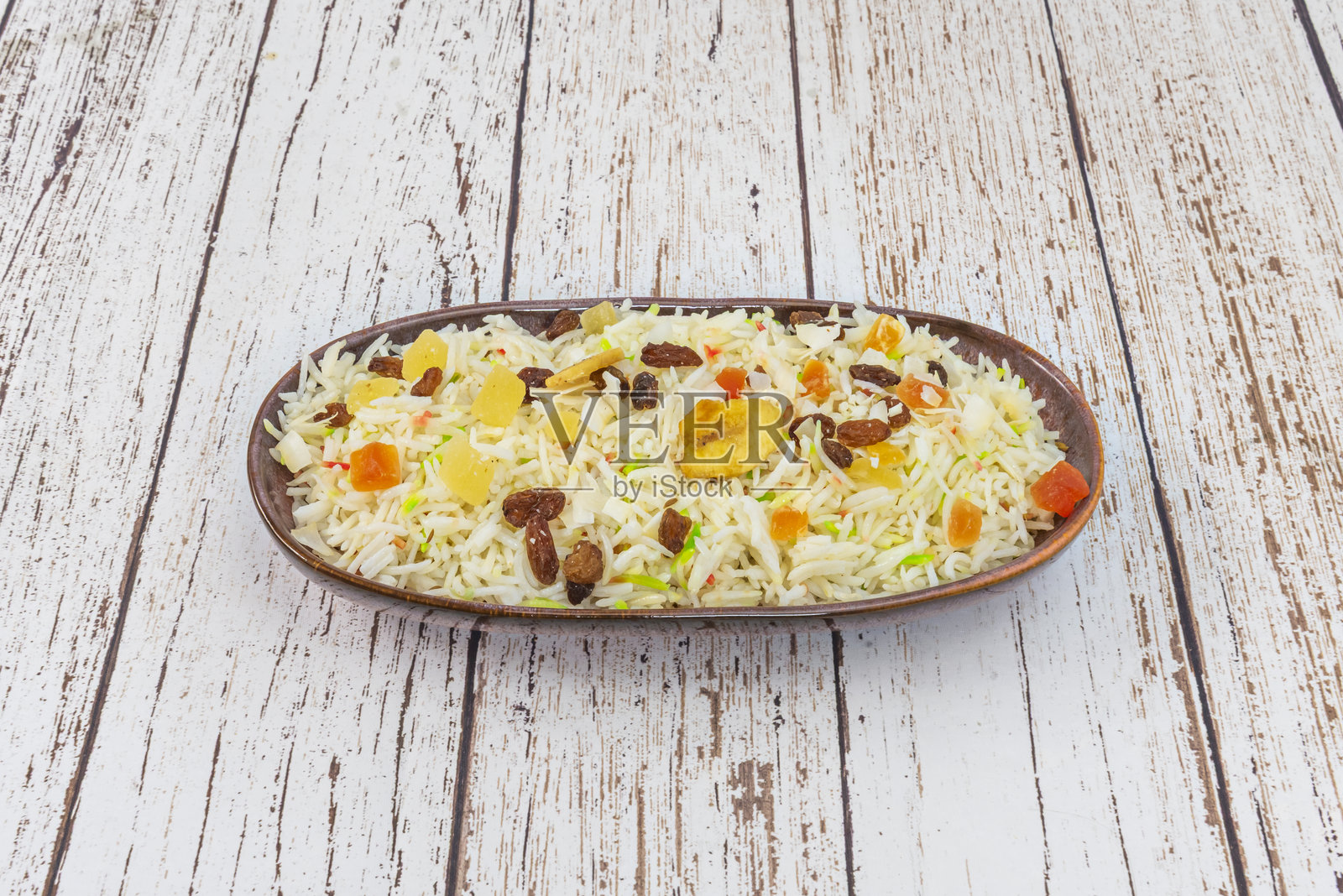 克什米尔米饭是印度北部克什米尔地区的一道传统糙米菜肴。照片摄影图片