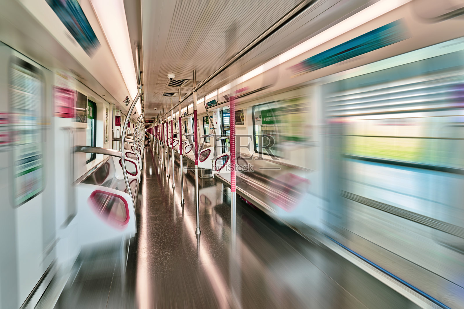 火车内部照片摄影图片